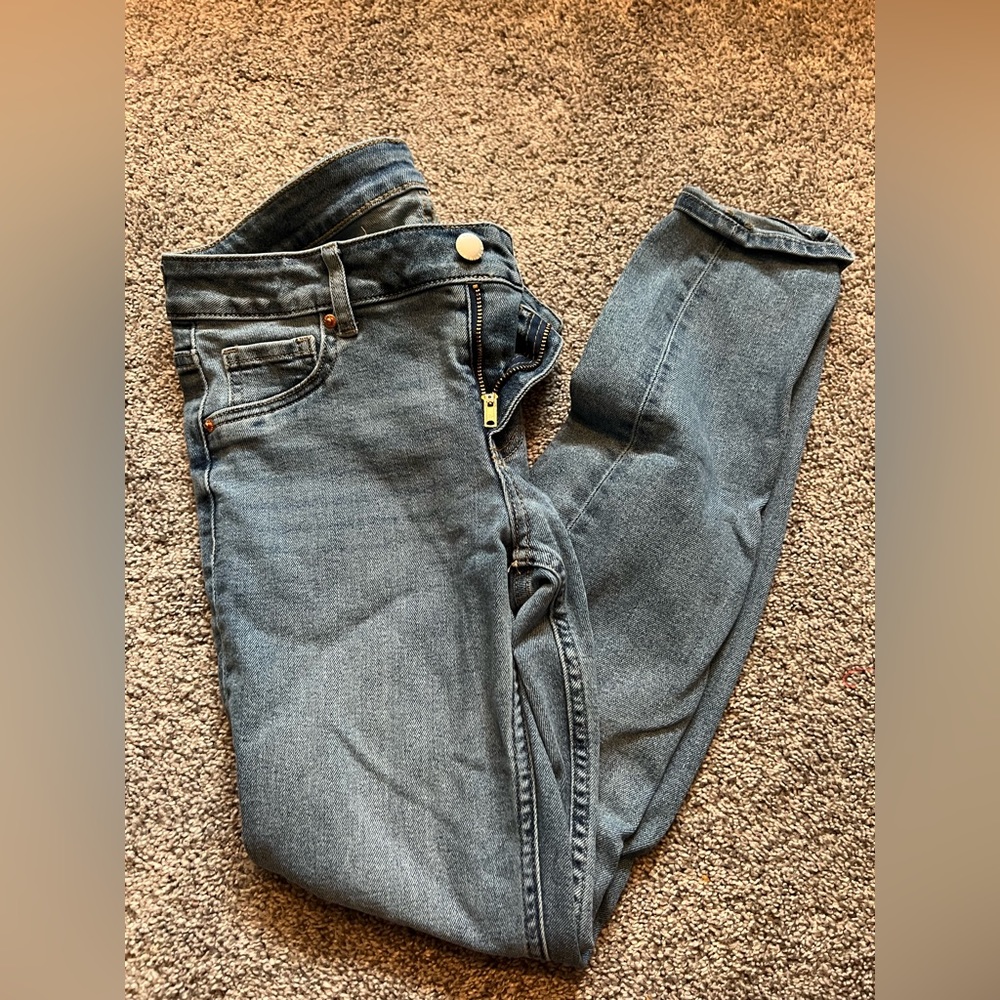 Light blue curvy low rise skinny jeans size 2
